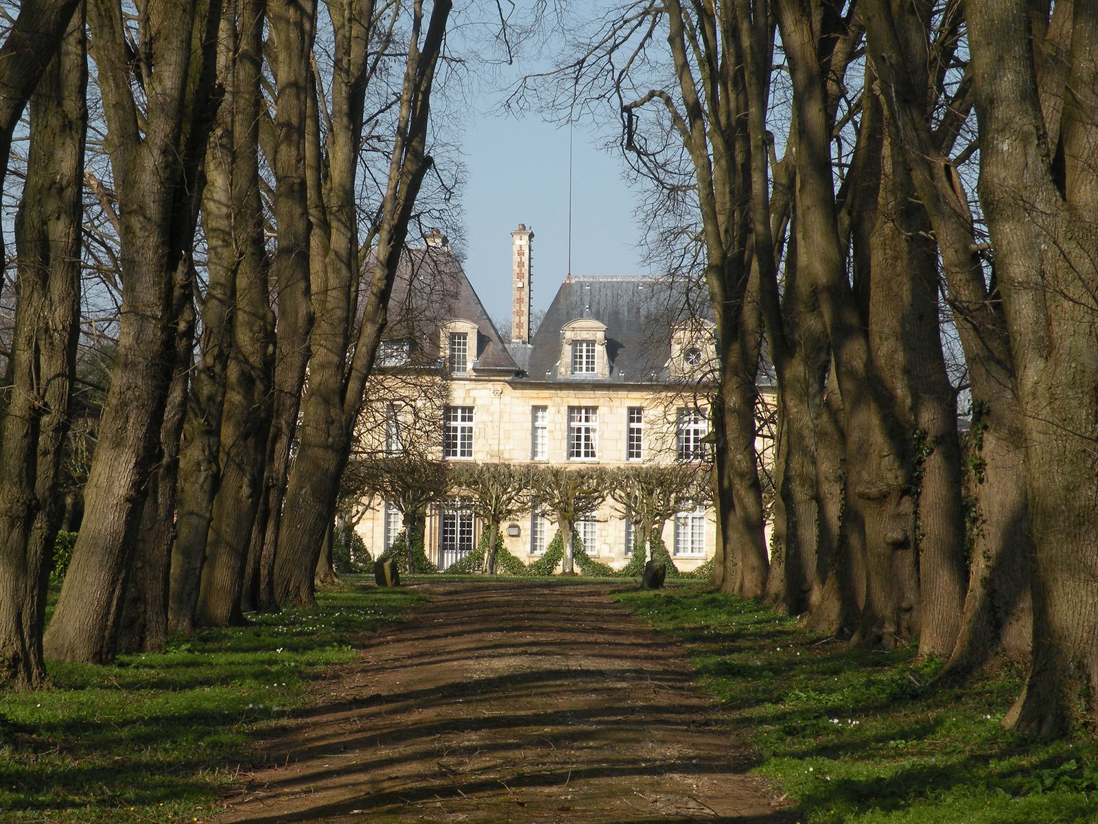 Château de Corbeil-Cerf © CC-BY Chatsam