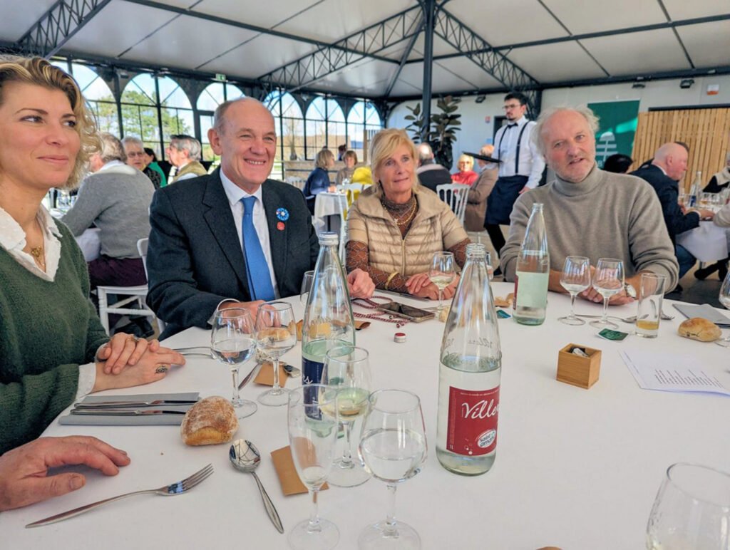 Déjeuner à l’Orangerie - De gauche à droite : Géraldine Venant, Daniel Fasquelle (maire du Touquet), Véronique Goblet d'Alviella et Patrick Salembier