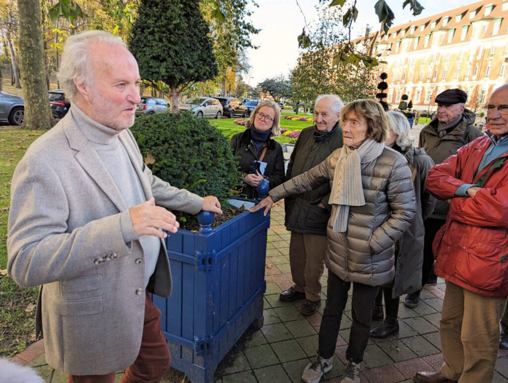 Patrick Salembier parle aux membres de l'association