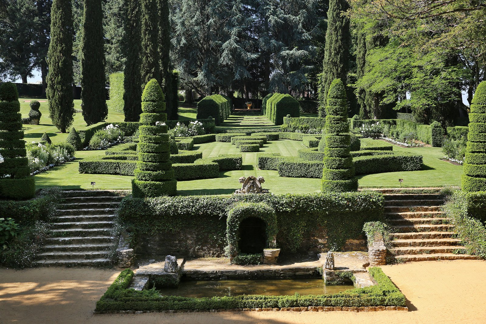 Parterre à la Française – Eyrignac et ses Jardins © Jerome Morel