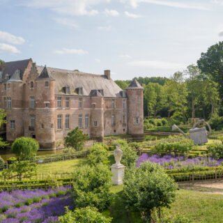 Château d'Esquelbecq © Eiio-Studio