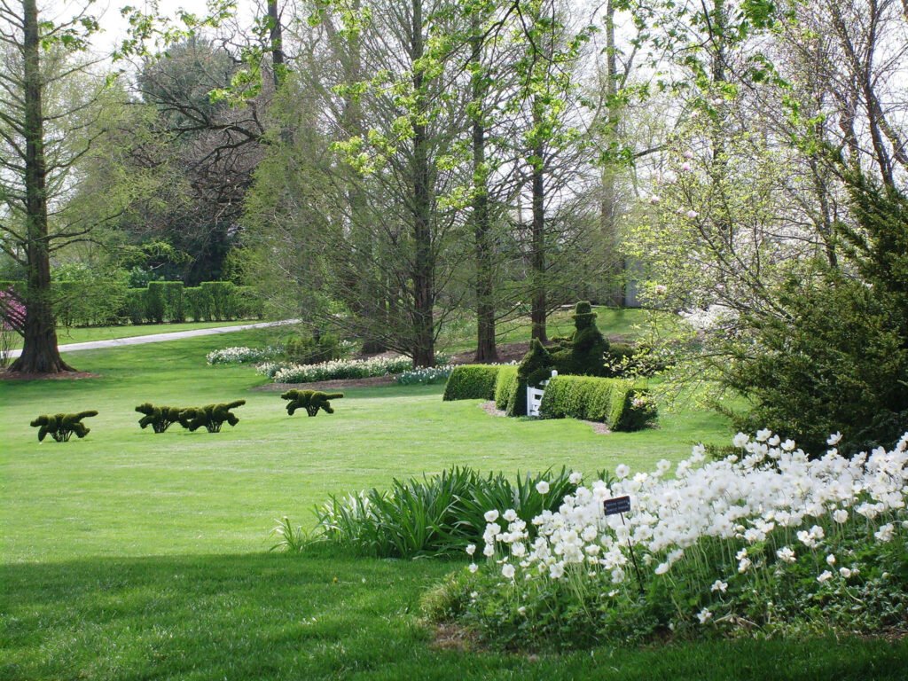 Hunt scene - Ladew Topiary Gardens